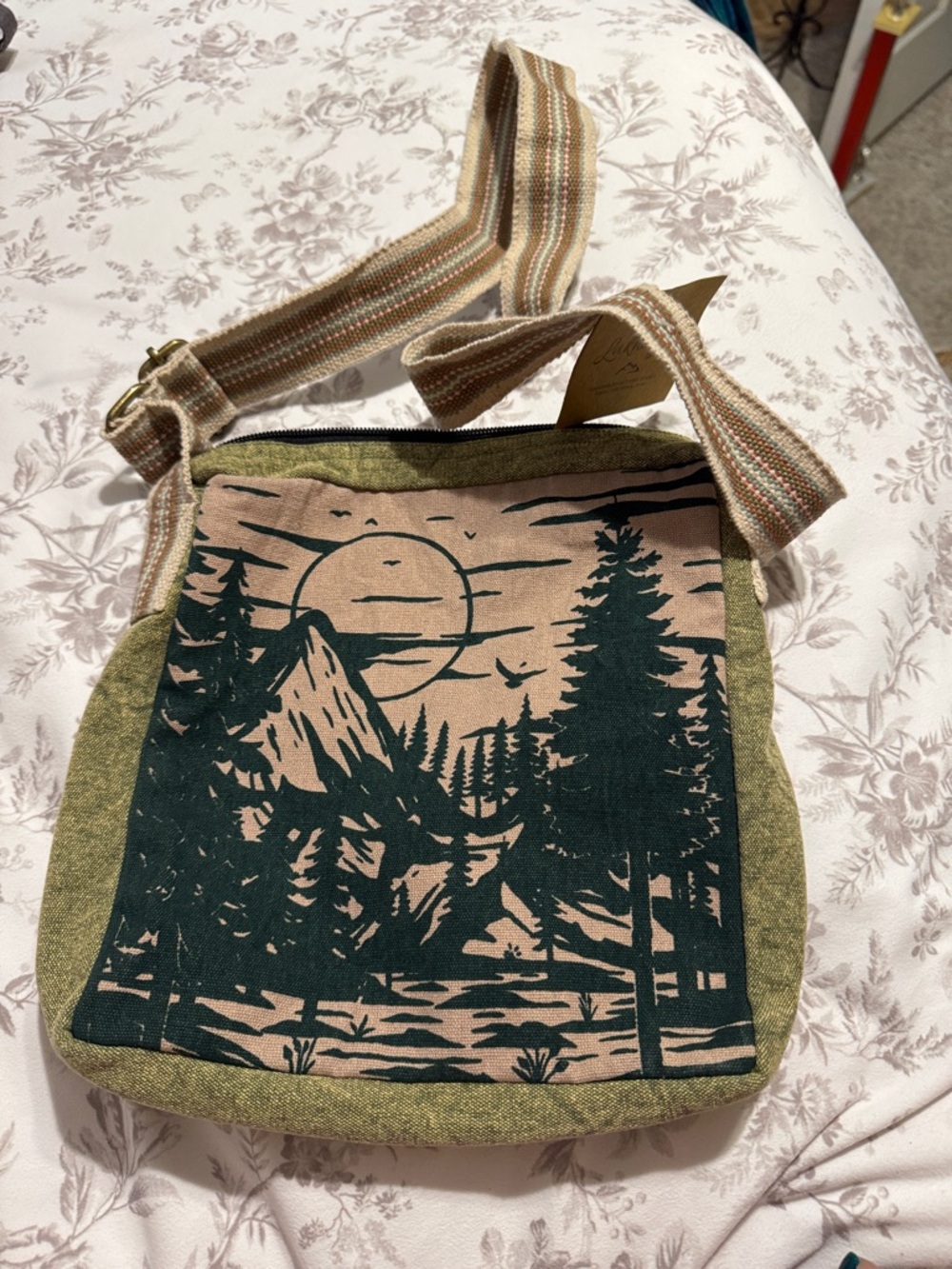 Canvas Mountain Scenic Bag in Olive and Tan